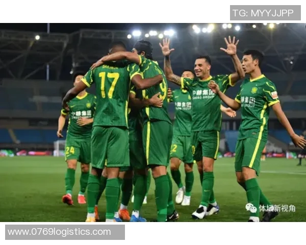 北京足球队在杯赛积分榜中以68分稳居第一名,争冠形势乐观